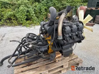 - - - Motor Mercedes