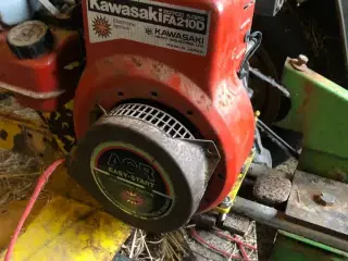 Fræser med Kawasaki Fa210D motor