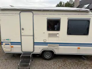 Lækker lille campingvogn Adria Unica 390