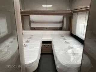 2023 - Fendt Tendenza 550 SG   Fendt Tendenza 550 SG med enkelsenge og sengeudvidelse fra Hinshøj Caravan.