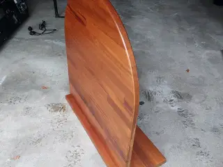 Klapbord i massiv mahogni. 