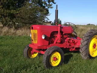 veterantraktor sælges 