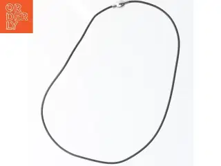 Sort halskæde med magnetlukning (str. 45 cm)