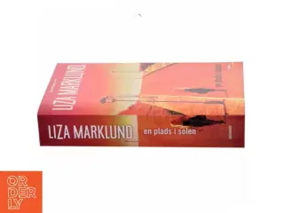 En plads i solen af Liza Marklund fra Rosinante