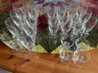  Almue glas Holmegård