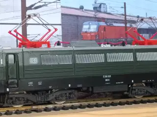 Lima model: DB - lokomotiv E310 001 