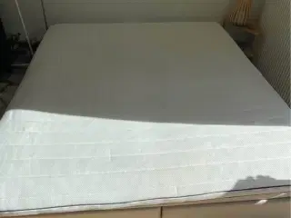 Topmadras fra Sengefabrikken