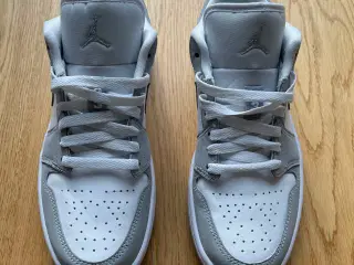 Nike Air Jordan 1 sneakers 