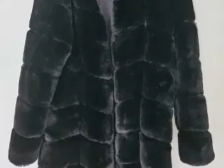 🖤 Eksklusiv faux fur frakke fra Esther.H Paris