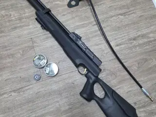 Luftgevær Hatsan 4,5 PCP (14 skuds magasin)