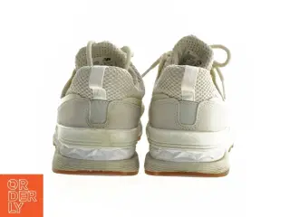Beige New Balance løbesko str. 38 fra New Balance (str. 38 )