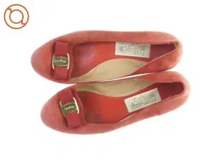 Røde ruskindssko med spænde (str. 8 komma 5)