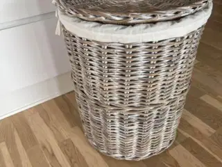 Stor vasketøjskurv i naturmateriale - som NY