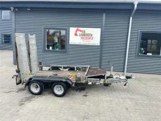 Ifor Williams Model 4 lille maskintrailer med ramper.