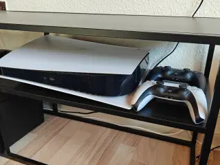 PlayStation 5, med PS webcam og 2 controllere