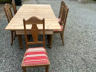 Antik bord med stole