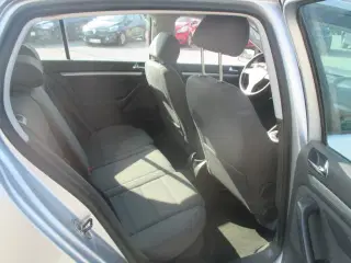 VW Golf V 1,6 FSi Trendline