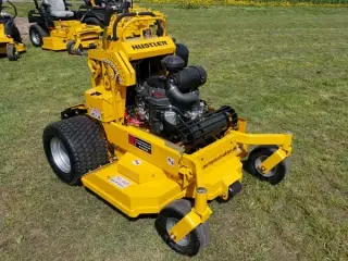 Hustler Super S RD 48"