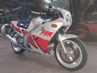 Yamaha fzr 1000