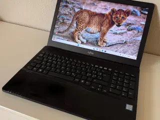 Fujitsu LifeBook A556 Windows 11 Pro