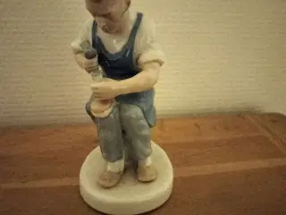 Skomagerfigur i porcelæn 