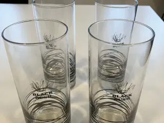 4 ubrugte drinksglas