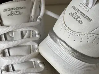 Skechers sneakers str 40