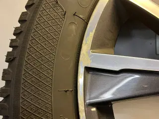 Originale Peugeot fælge med vinterdæk. Kørt 2 sæso