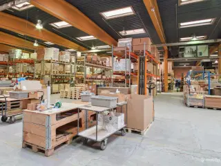 Stor lager- og produktionsejendom på Kolding Havn
