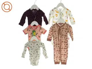 3 bodystockings og 2 heldragter (Str. 68)