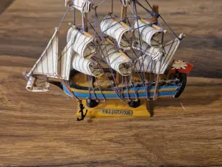 Modelskib, antik.  HMS Endeavour 