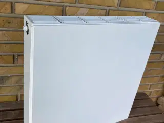Radiator dobbeltpladet så god som ny