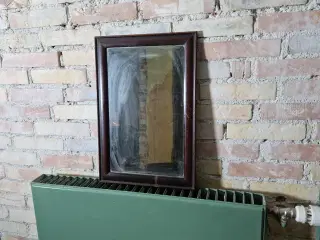 Vægspejl med mahogni ramme