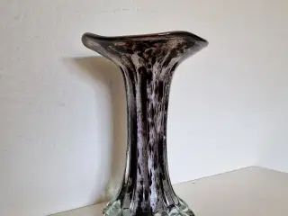 Flot vintage kunstglas vase i Murano-stil.