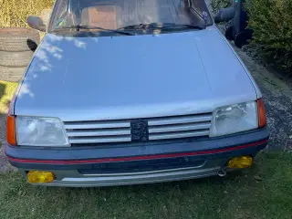 Peugeot 205 1,6 GTI