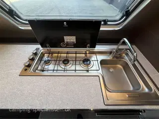 2024 - Adria Alpina 663 HT   Adria Alpina 663 HT 2024 - Se den nu hos Camping-Specialisten.dk