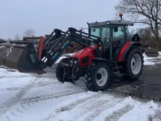 Massey Ferguson 4245 med frontlæsser og frontlift