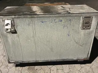 Værktøjskasse til trailer 