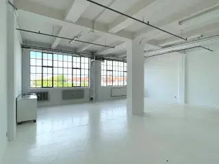 Kontor eller showroom på 114 m² i industrielt og rå stil centralt ved København Syd Station