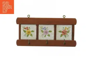 Væghængt knagerække med håndmalede blomster keramikkakler (str. 20x9,5 cm)