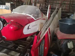 To  person flyver