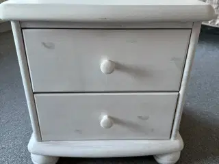 Natbord sælges i meget fint stand med 2skuffer