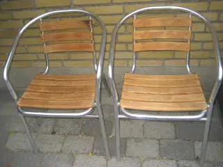 2 havestole sælges