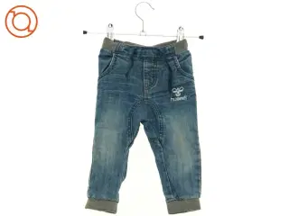 Jeans fra Hummel (str. 74 cm)