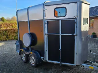 Ifor Williams Saga HB 505