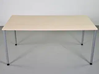 Kantinebord med birkeplade og alugråt stel