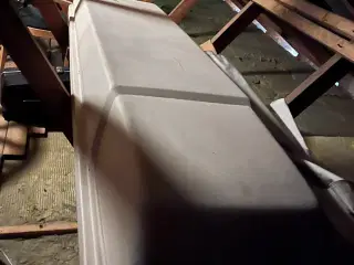 Tagboks, lang (~2m) og smal (~60cm)