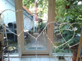 4 hjerter med lys 