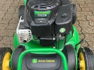 John Deere De Luxe plæneklipper
