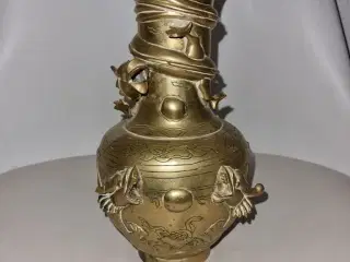 Messing vase af messing hagekors stempel